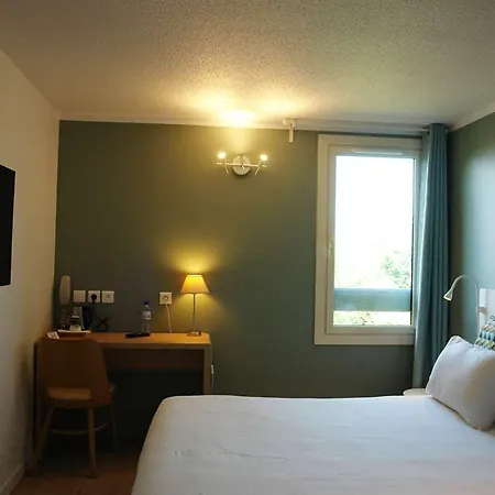Brit Marseille Aeroport Hotel 2*