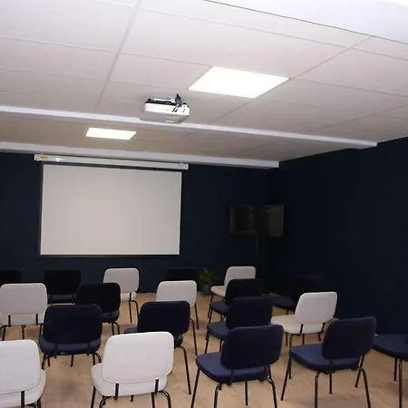 Brit Marseille Aeroport Hotel 2*
